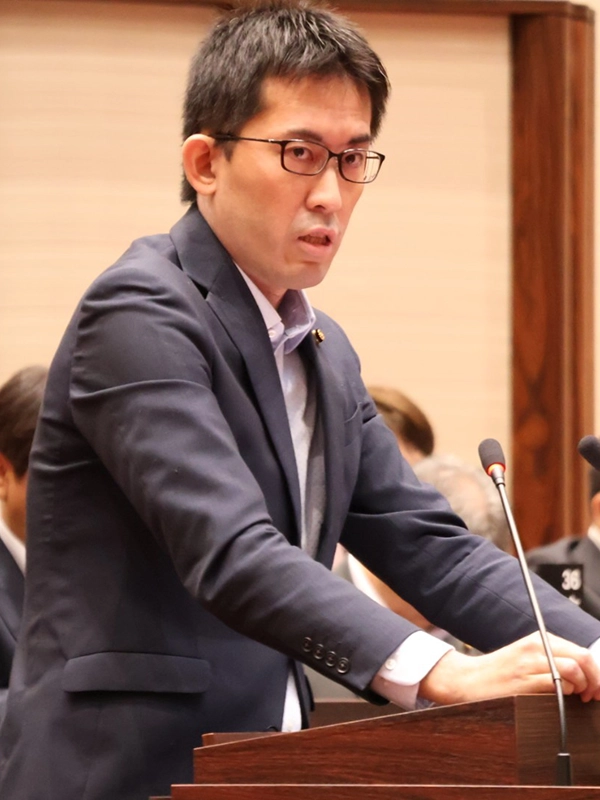 堤 英貴